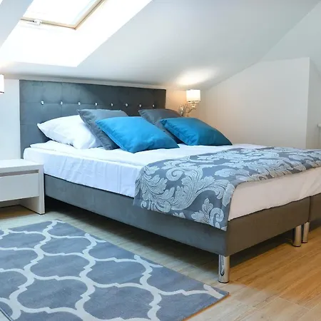 Delfin Bed & Breakfast 3*