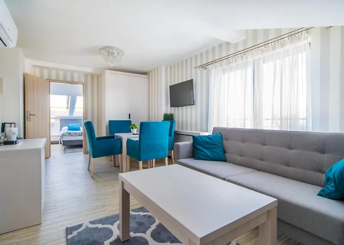 Delfin Nocleg ze śniadaniem 3*