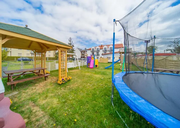 Delfin Nocleg ze śniadaniem 3*