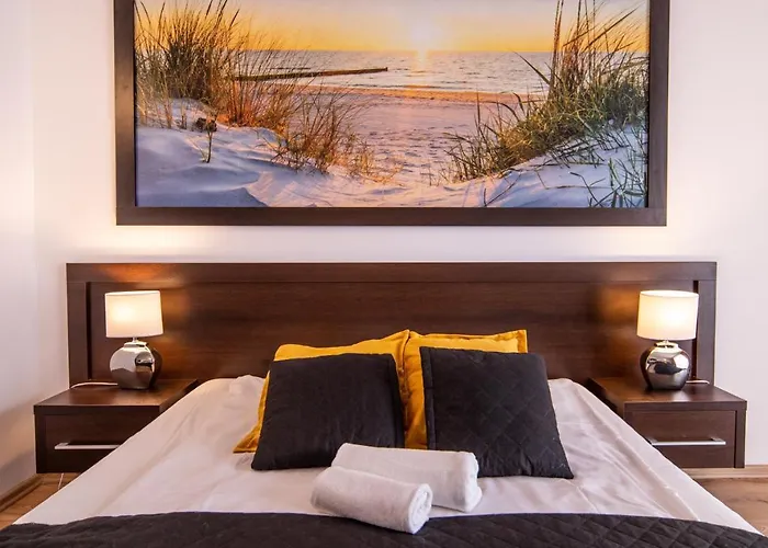 Delfin Nocleg ze śniadaniem 3*